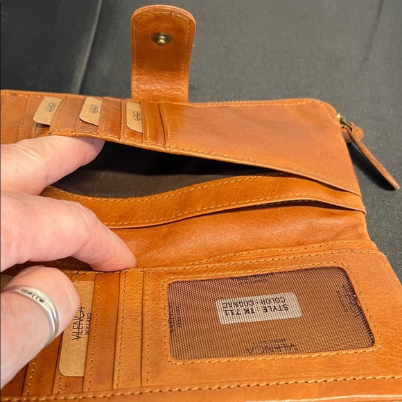 Vilenca Holland | Cognac Leather Wallet - Picture 12 of 14